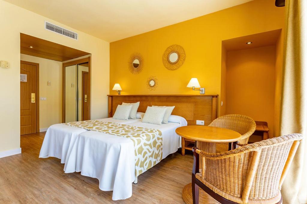 Ona Palmira Paguera Hotel Peguera Bilik gambar