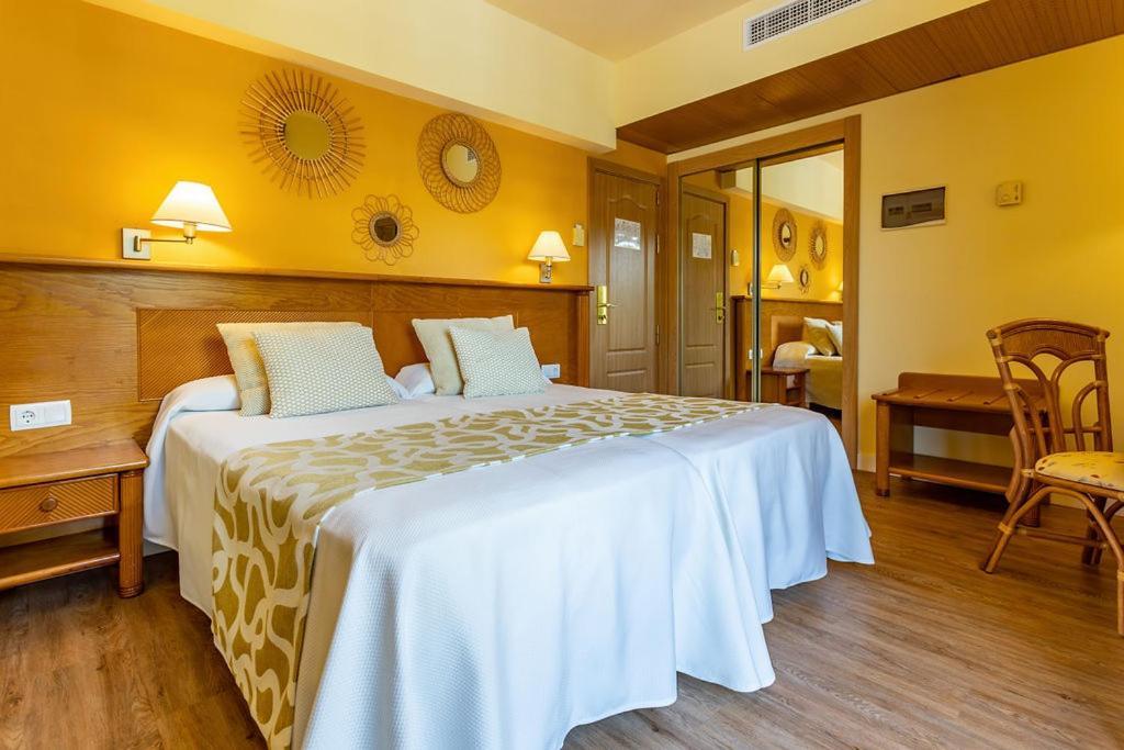 Ona Palmira Paguera Hotel Peguera Bilik gambar